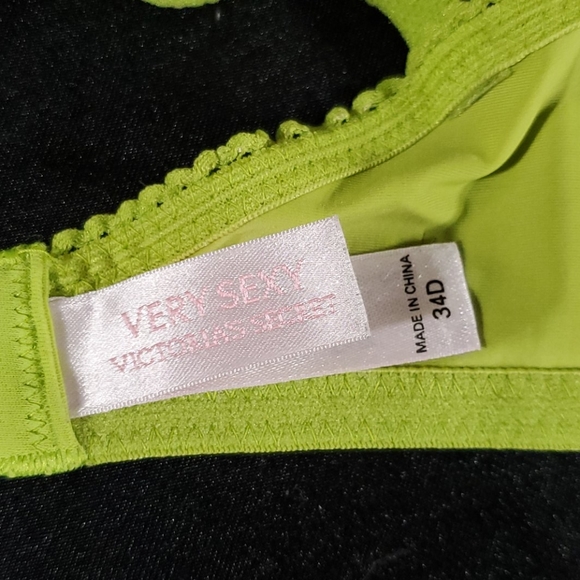 Victoria's Secret - Very Sexy Bra - Picture 5 of 6